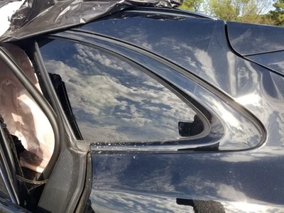 Jaguar F-Pace SVR 19 2019 cuarto de cristal conductor izquierdo  Foto 1 de 4