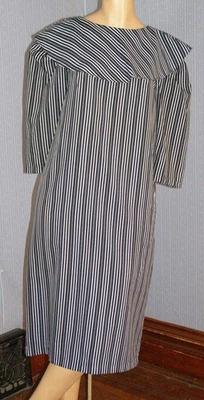 Vestido recto vintage años 80 blanco y negro CUELLO BABERO RAYAS M L VANGUARDIA Foto 1 de 4