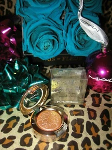 MAC Extra Dimension Eyeshadow STYLISHLY MERRY Snowball Authentic Rare NIB ๐ - Picture 1 of 5