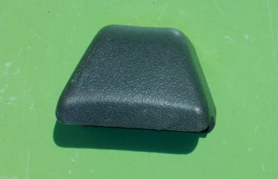 MAZDA 323 88-89 CINTURÓN DE SEGURIDAD DELANTERO TAPA PERNO SUPERIOR BM9157631-43 OEM GTX HATCHBACK Foto 1 de 4