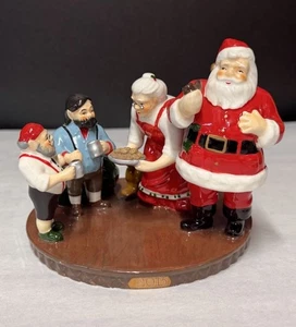 The Original Snow Village Figurine Santa Comes To Town 2015 Dept 56 - Picture 1 of 5