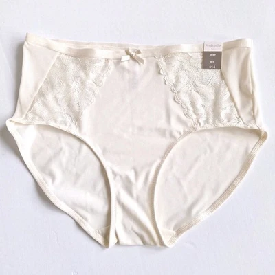 Ambrielle ivory panty (M/6) - Image 1 of 4