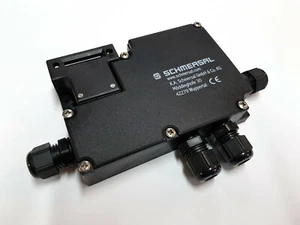 Schmersal AZM 161SK-12/12RK-024 Solenoid Interlock Saftey Switch Part: 101164207 - Picture 1 of 7