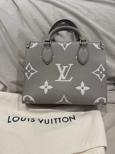 Louis Vuitton OnTheGo BB Bag in Bicolour Monogram Empreinte Leather - Picture 1 of 15