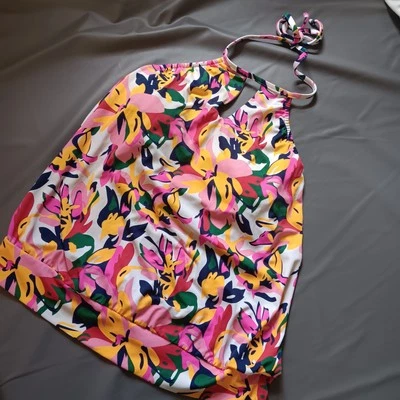 Traje de baño VENUS floral halter Top 10 Foto 1 de 4