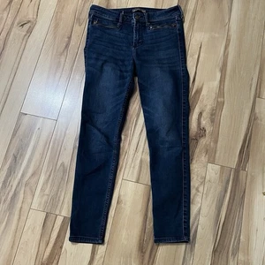 Pantalones de mezclilla para mujer Abercrombie & Fitch 27x26 súper ajustados al tobillo tiro medio 9” detalle de cremallera - Imagen 1 de 9