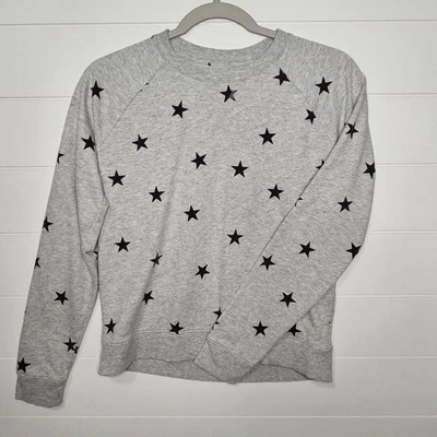 Sudadera para mujer Lucky Brand gris pequeña negra estampado de estrellas Foto 1 de 4