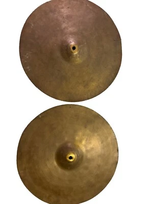 2 pratos vintage feitos no Japão 14 pol. Hi Hat *FLAW* - Imagem 1 de 4
