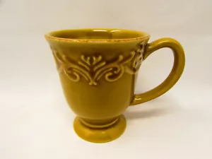 Corvella Gold by JCPenney Chris Madden, All Gold, Embossed Scrolls Becher B353 - Bild 1 von 2
