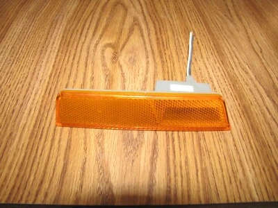 08-13 DODGE CHALLENGE LUZ MARCADORA DELANTERA DERECHA PASAJEROS OEM Foto 1 de 2