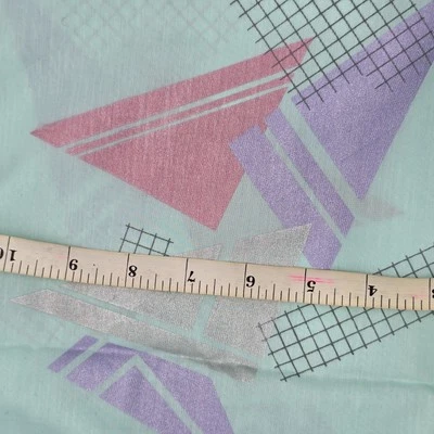 Tela vintage de mezcla de algodón verde con diseños de colores metálicos 44" de ancho 2 yardas Foto 1 de 4