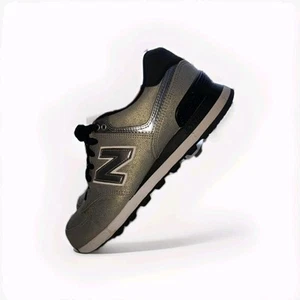 New Balance Sneakers (Size 8.5) - Picture 1 of 8