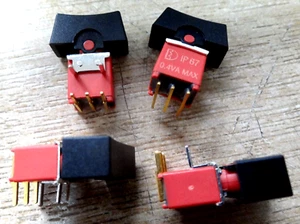 4 miniature right angle pcb mount rocker switches SPDT centre off - Picture 1 of 6