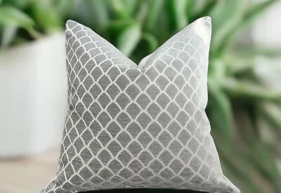 Decorative Geometric Moroccan Velvet Cushion Cover 50x50cm - Image 1 of 4