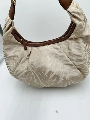 Bolsa de mão Tommy Bahama de linho tropical hobo palmeiras marfim couro metálico - Imagem 1 de 4