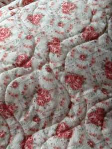 Full Quilted Bedspread Double Roses Cottage Shabby EUC Comforter Chic Coverlet - Picture 1 of 8