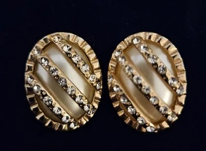 Vintage Gold Tone Clip On Earrings With Big Pearl And Crystals - Picture 1 of 5