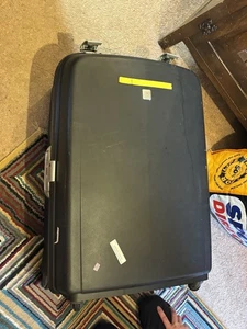Delsey Large Hard Shell Wheeled Suitcase 75x55x23cm. - Picture 1 of 4