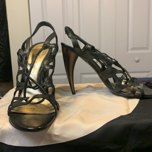 Alexander McQueen passerella 1998 sandali con cinturino a gabbia tacco a forma di corno