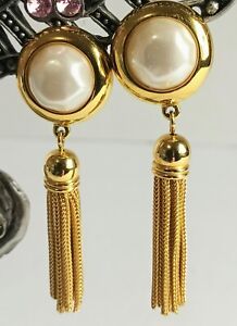 Vtg White Imitation Pearls and Gold Tone Tassel Earrings