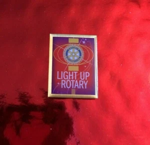 A) Rotary International LIGHT UP ROTARY Pin 2014-15 THEME - Imagen 1 de 1
