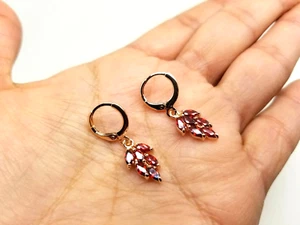 Pendientes colgantes enchapados en oro con cristales checos rojos PP - Imagen 1 de 5