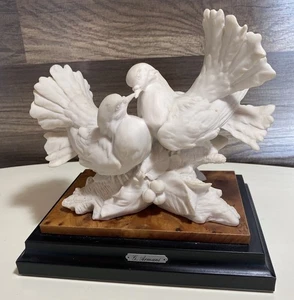 G Armani Peace Dove Set Palomas Besando Guiseppe Armani  - Imagen 1 de 13