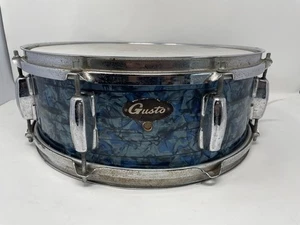 Caja de tambor vintage Gusto 14x5 azul perla envolvente años 60 estilo MIJ - Imagen 1 de 12