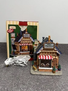 2011 Lemax Pam’s Gingerbread Bakery Caddington Village Lighted House in Box - Picture 1 of 9