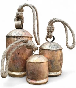 Set di 3 Campane Natale Metallo per Decorazione Rustico Ottone Oro Grande Campana Mucca - Foto 1 di 4