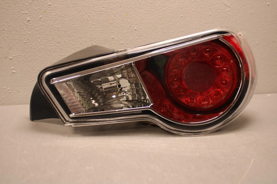 2013 2014 2015 2016 SCION FR-S RIGHT SIDE TAIL LIGHT - Изображение 1 из 4
