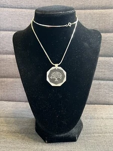 Vintage Avon Genuine Lead Crystal Tree of Life Commemorative Pendant Necklace - Picture 1 of 7