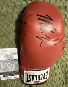 Mike Tyson Signed EVERLAST Boxing Glove Baddest Man on the Planet Auto PSA JSA - Picture 1 of 4
