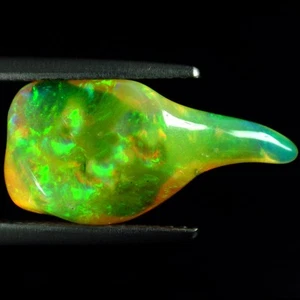 3.52 Cts Unbelivable (17 x 9)Natural MultiPlay Color Fancy UnCut Solid Welo Opal - Picture 1 of 7