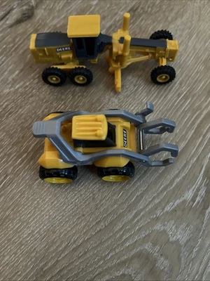 Ertl Yellow Deere Construction Road Grader Metal&Plastic,Deere Plastic Equipment - Image 1 of 4