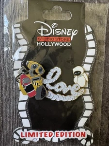 Spilla Disney Wall-e Eve DSF DSSH Loveliest Love Wall & Eve San Valentino LE 400 spilla - Foto 1 di 1