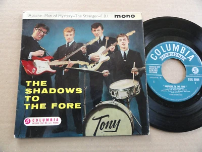 DISQUE 45T THE SHADOWS   " THE SHADOWS TO THE FORE  " - Photo 1/2