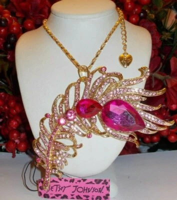 BETSEY JOHNSON SPARKLING LARGE PINK RHINESTONE INLAY LEAF PENDANT NECKLACE  - Image 1 of 4