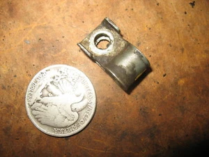 78 SUZUKI SP370 SP 370 FRONT BRAKE CABLE STAY - Picture 1 of 3