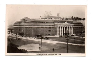 WELLINGTON, NZ ~ RAILROAD STATION, REAL PHOTO PC ~ 1940s - Picture 1 of 2