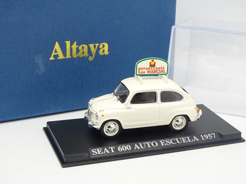 Ixo Press 1/43 - Seat 600 Auto Escuela - Image 1 of 1