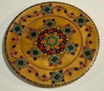 Vintage 1980s 13” Decorative Romanian Hand-Carved/Painted Wood Display Art Plate Foto 1 de 4