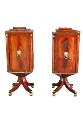 Par de gabinetes de pedestal eduardiano de caoba Foto 1 de 4