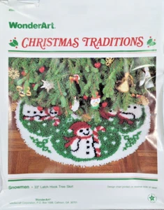 Wonder Art Christmas Tradition 4590 Snowmen 33-in Latch Hook Tree Skirt - Picture 1 of 4
