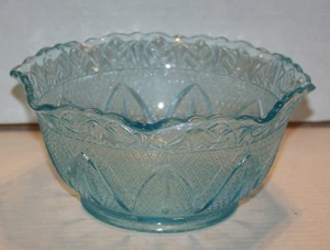 Tazón de vidrio vintage Princess House 7" Capri azul hielo borde festoneado vidrio prensado - Imagen 1 de 3