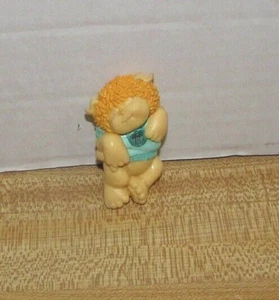 Figura PVC Cabbage Patch Kids Koosas Sleepy Puppy en camisa 1985 - Imagen 1 de 3