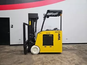 2017 YALE ES040 4,000LB 4 STAGE CUSHION ELECTRIC FORKLIFT STK 15167 - Picture 1 of 11