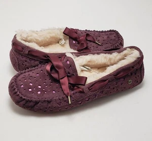 Womens UGG Australia Dakota Flora Perforated 1011228 Suede Leather Bow Size 8 - Picture 1 of 7