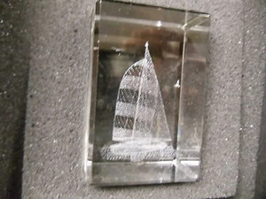 IMAGE 3 CRYSTAL FIGURINE BY JAFFA WITH 3D INNER IMAGE -SAILBOAT SEAGULLS - Picture 1 of 10