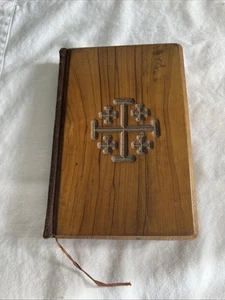 Antikes Buch ~ Der rote Buchstabe Neues Testament 1931 Holzeinbände illustriert - Bild 1 von 21